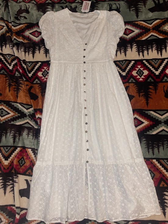 Dresses & Skirts - The Fringe Pineapple White Eyelet Button-Front maxi Dress